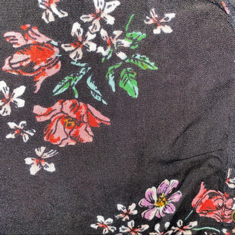 CW CLASSICS Women’s Blouse with flowers. Size 3X - Picture 3 of 5